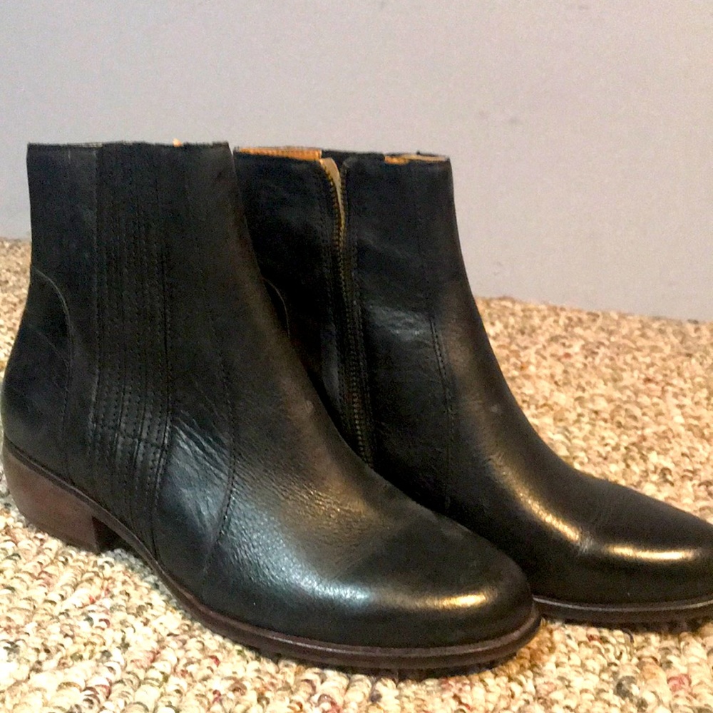 Latigo ankle leather boots